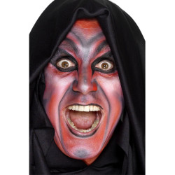 Červený make-up na telo